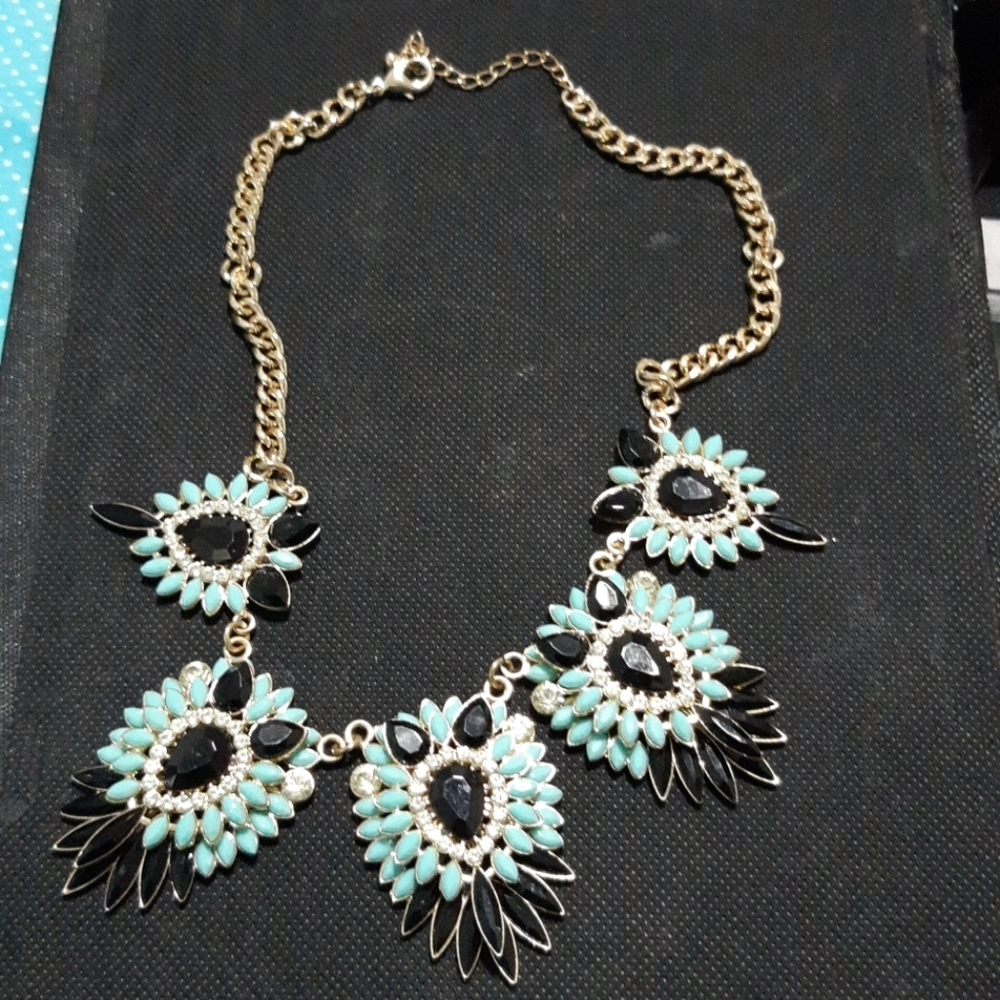 Costume Jewelry  Necklace